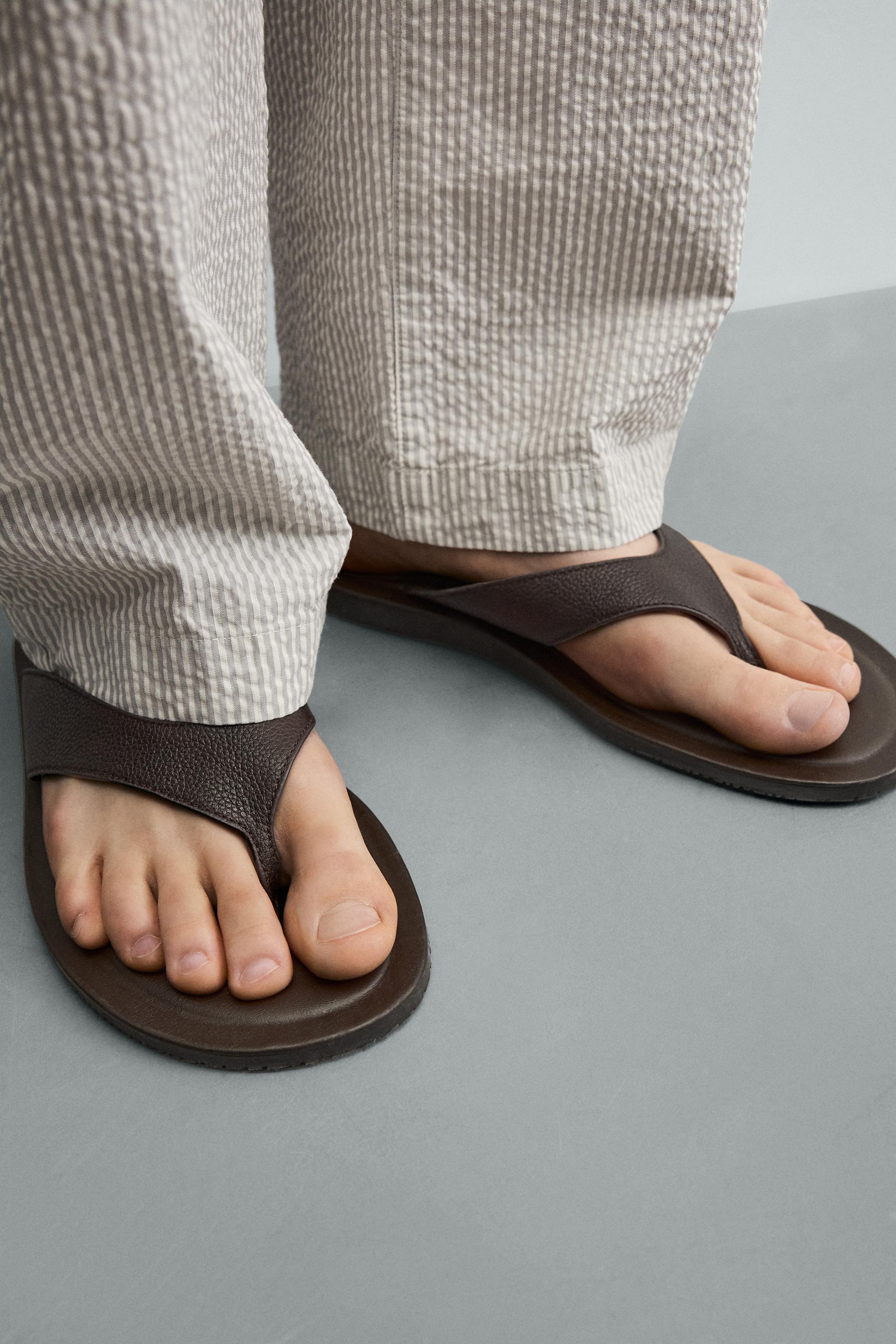 SANDALES À BRIDES EN CUIR